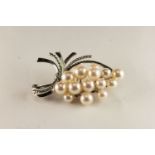 SILVER VINTAGE MIKIMOTO PEARL BROOCH, dimensions 45x25mms , set with 15 stones of various sizes