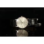 GENTLEMENS 18CT WHITE GOLD CELLINI 1179767, circular silver dial with hour markers, 34mm 18ct