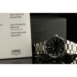 GENTLEMENS ORIS AUTOMATIC DATE WRISTWATCH W/ BOX & PAPERS REF. 7533, circular black dial with bullet