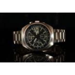 GENTLEMENS HEUER AUTOMATIC CHRONOGRAPH WRISTWATCH, circular black triple register dial with a day