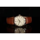 GENTLEMENS UNIVERSAL GENEVE WRISTWATCH, circular off white dial with silver hour markers and