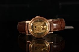 GENTLEMANS GOLD PLATED GRUEN VINTAGE WATCH.round, gold dial with gold hands,32mm case,manual wind,