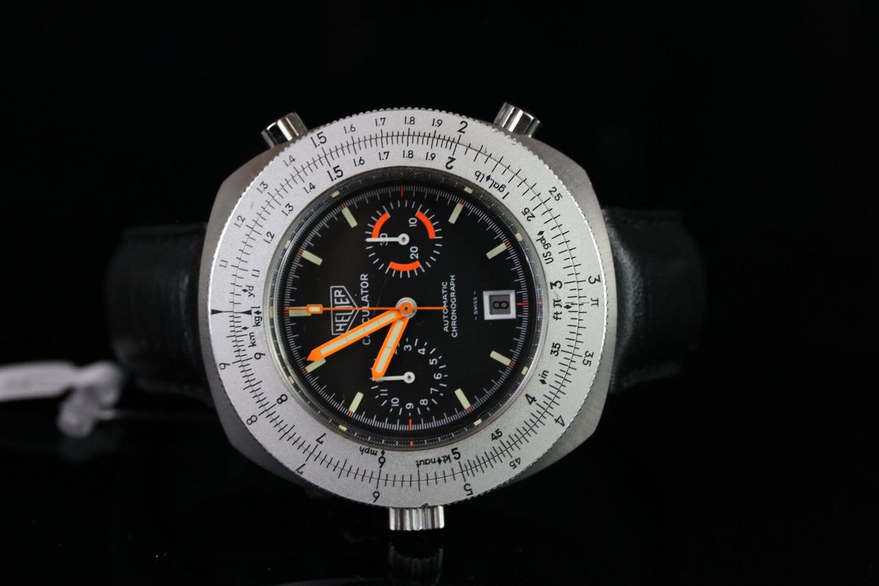 GENTLEMENS HEUER CALCULATOR AUTOMATIC CHRONOGRAPH WRISTWATCH, circular black twin register dial with