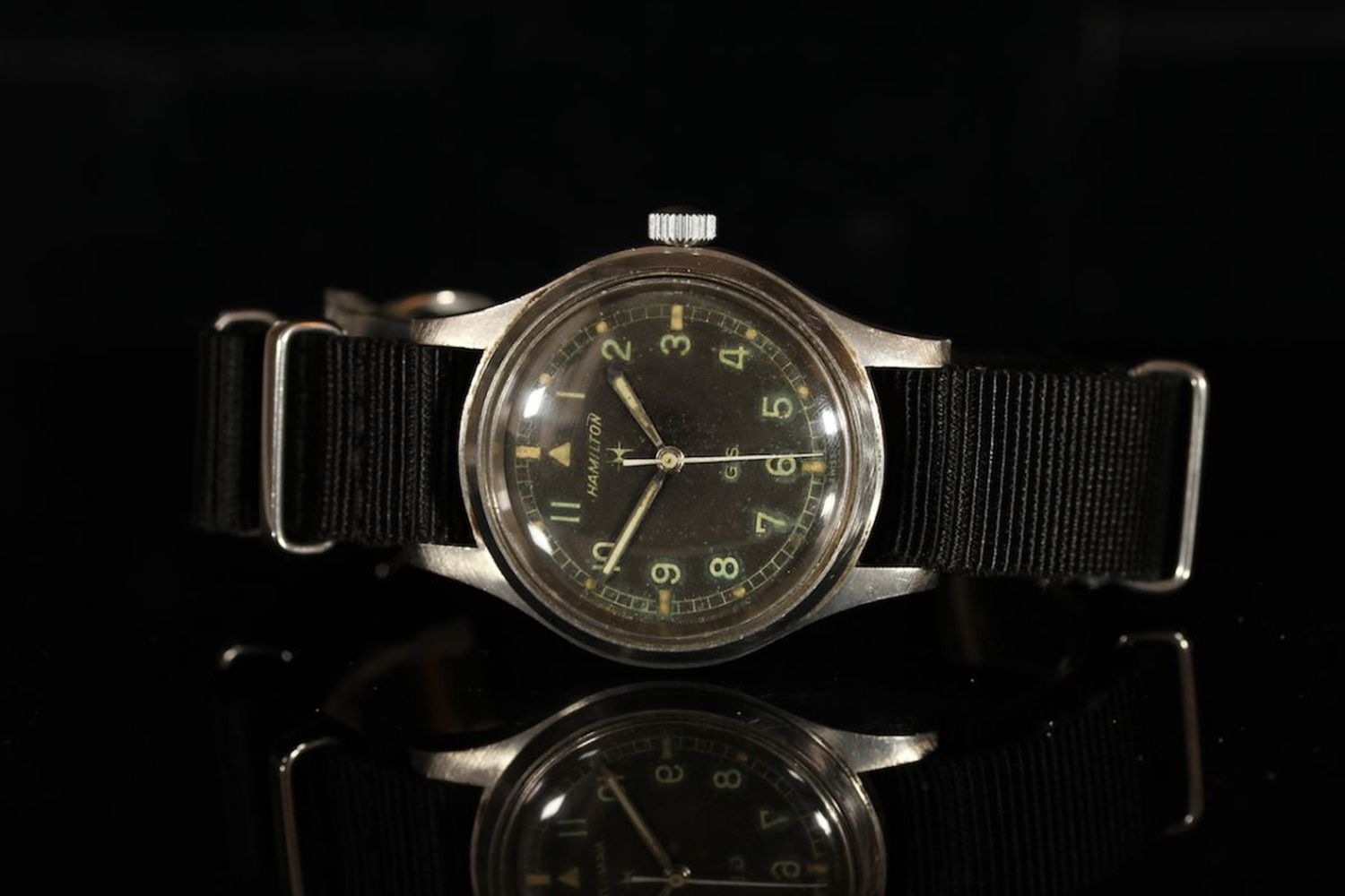 GENTLEMENS HAMILTON G.S. TROPICALIZED WRISTWATCH REF. 1 680 984, circular patina black dial with