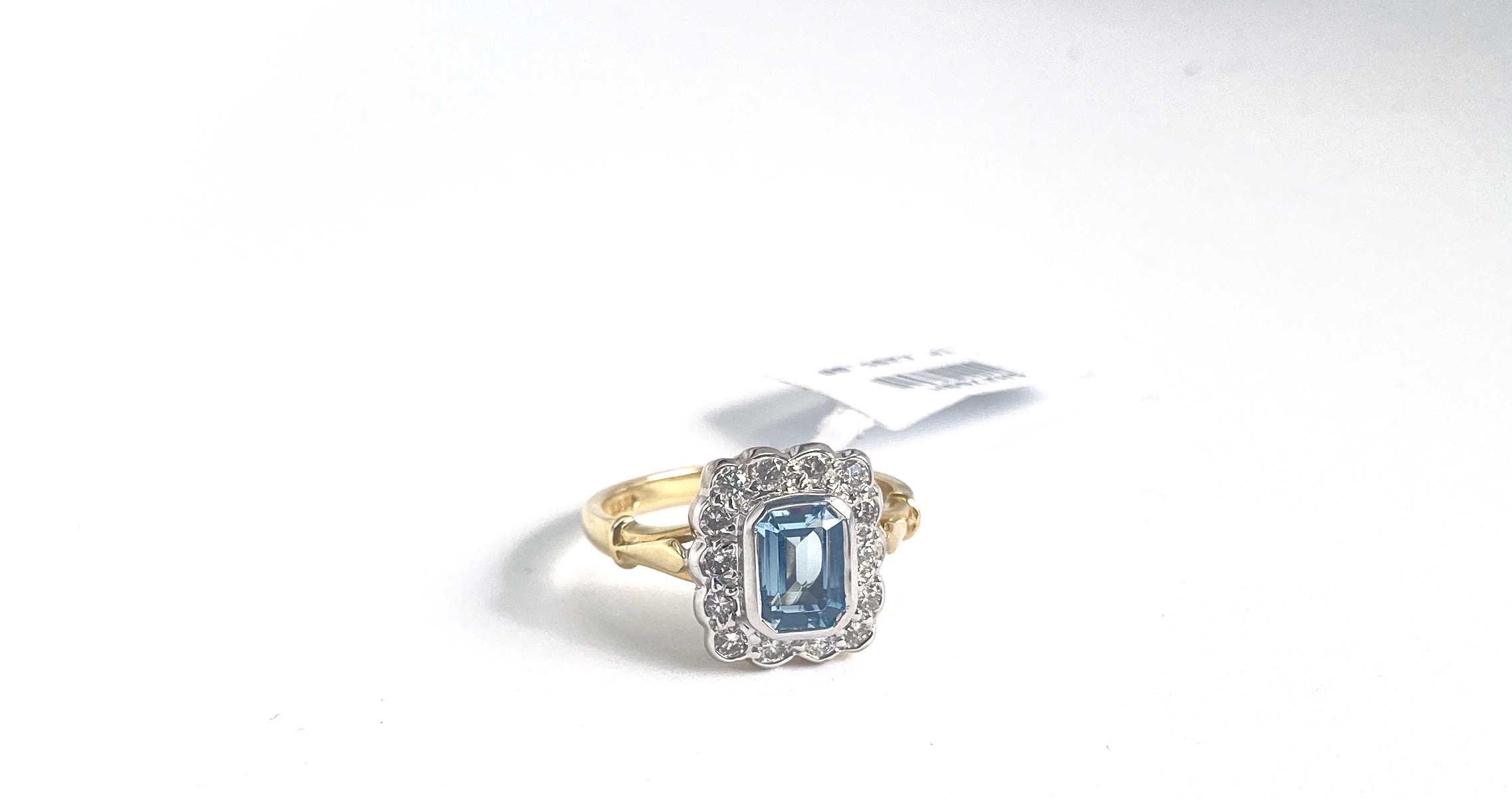 Aquamarine and Diamond Cluster Ring - Image 2 of 2