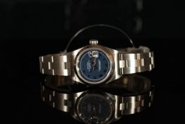 LADIES ROLEX OYSTER PERPETUAL DATE WRISTWATCH REF. 79160, circular blue dial with applied silver