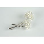 STUNNING 18CT WHITE GOLD MIKIMOTO PEARL BROOCH, not hallmarked , stamped 750, total weight 14.9