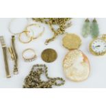 MIXED BAG OF ITEMS INCLUDING .a loose cameo, duke of wellington coin,2 x yellow metal chains,9ct 5