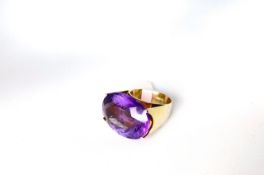 9CT LARGE AMETHYST RING, centre stone estimated as 25x12mm, not hallmarked, total weight 13.6 gms,