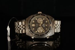 RARE GENTLEMENS HEUER AUTAVIA DIVER 100 CHRONOGRAPH WRISTWATCH, circular black twin register dial