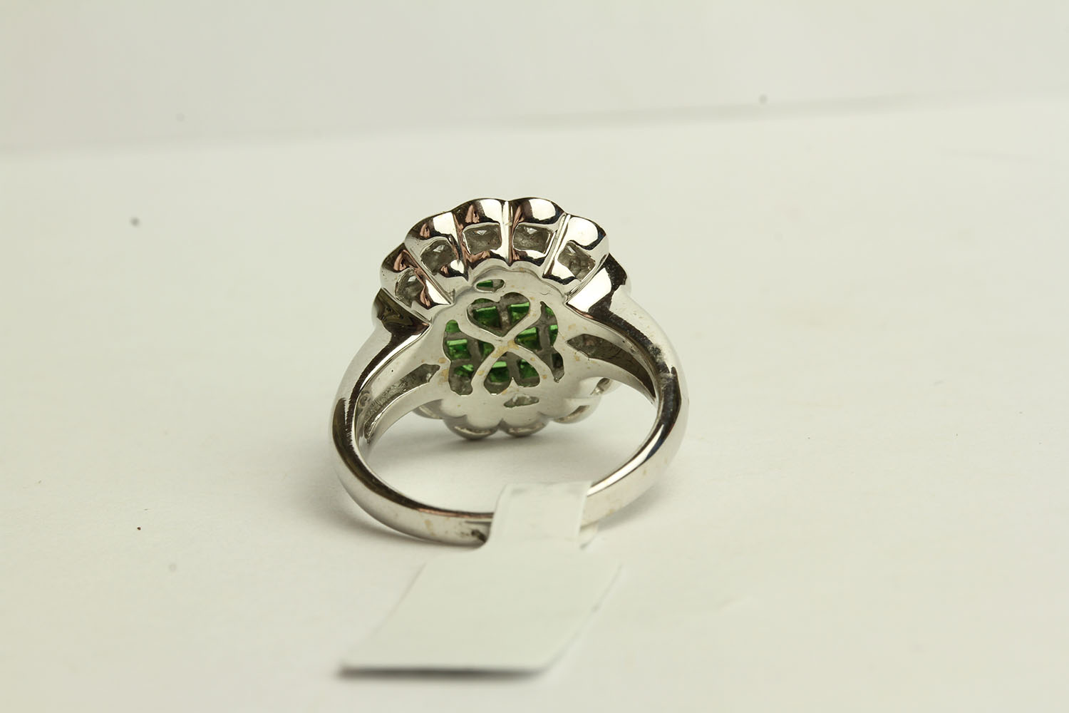 Tsavorite Rare Green Garnet and Diamond Checkerboard Style Ring, set with garnets totalling - Image 3 of 3