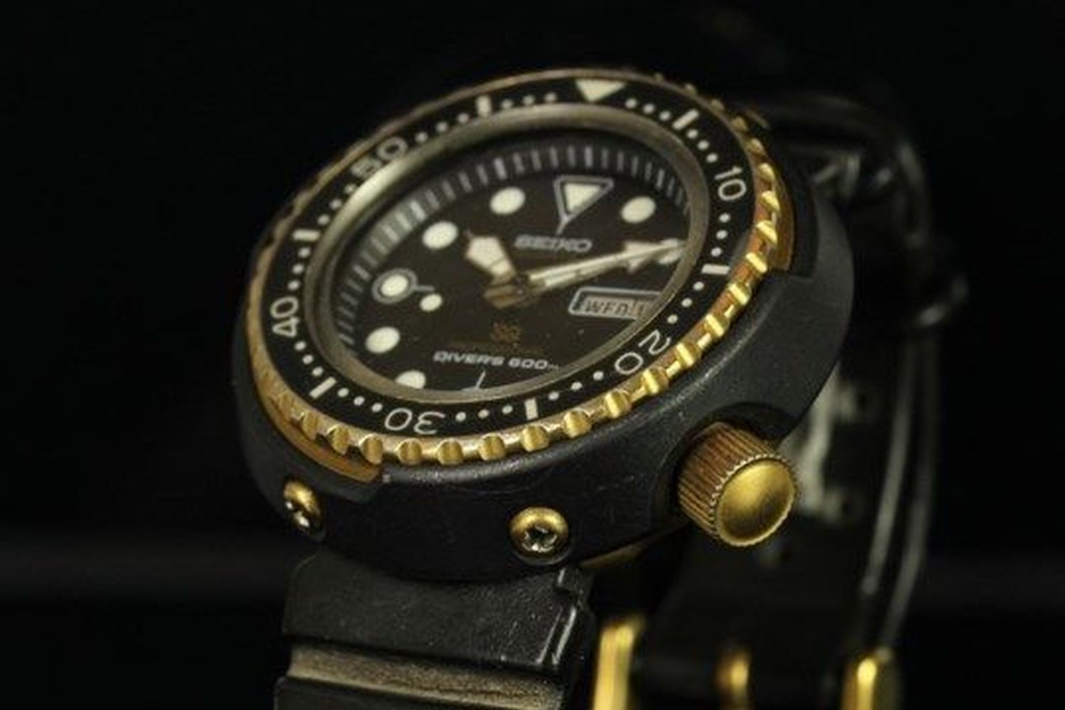 GENTLEMENS SEIKO TUNA PROFESSIONAL DIVERS 600M WRISTWATCH REF. 7549-7009, circular black dial with - Image 3 of 3