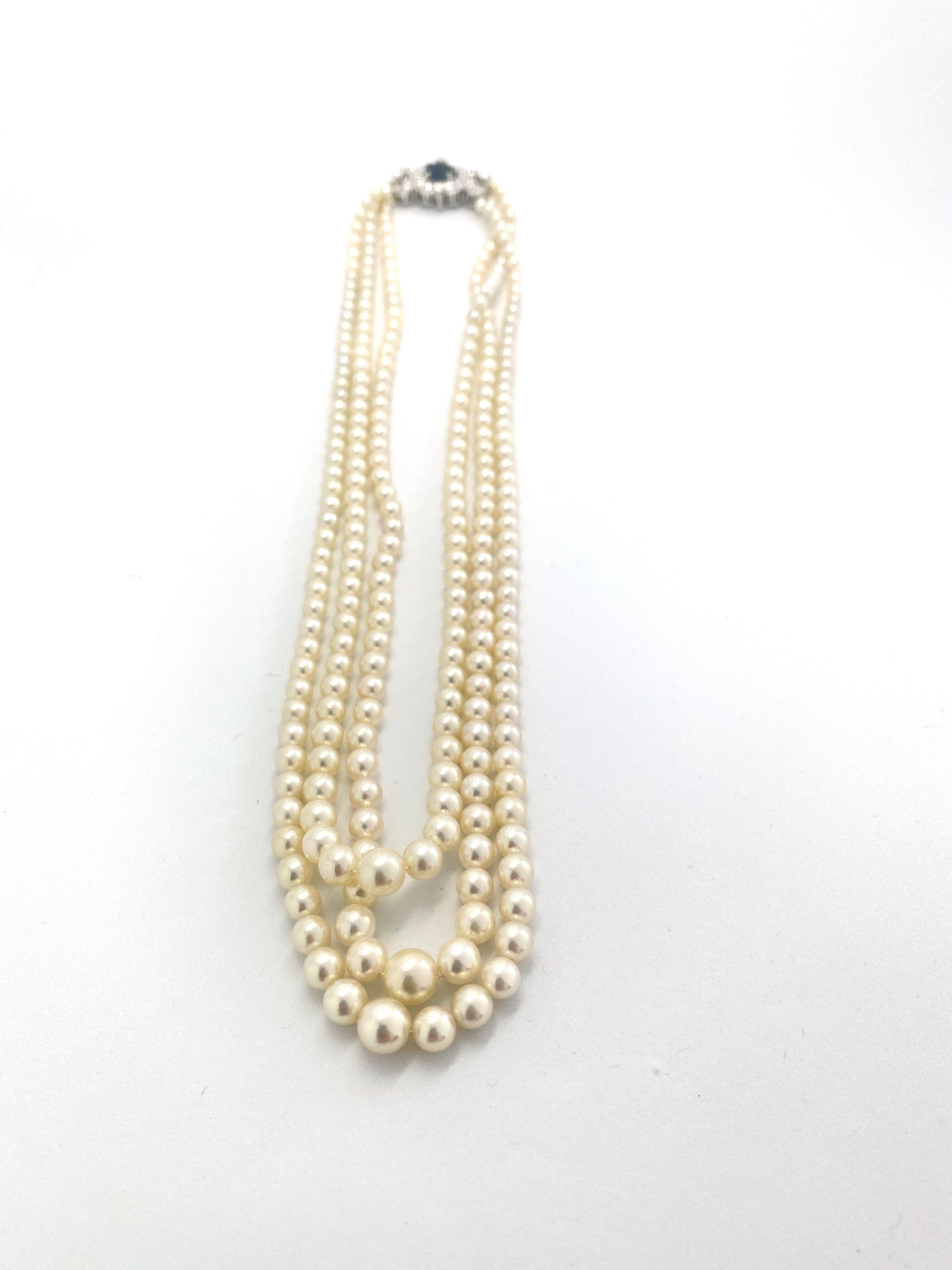 Triple Row Pearl Necklace with Sapphire and Diamond Clasp, three graduating rows of high quality - Image 2 of 4