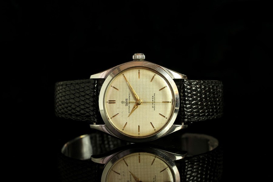 GENTLEMENS TUDOR OYSTER ELEGANTE WRISTWATCH REF. 7960 CIRCA 1961, circular off white waffle dial