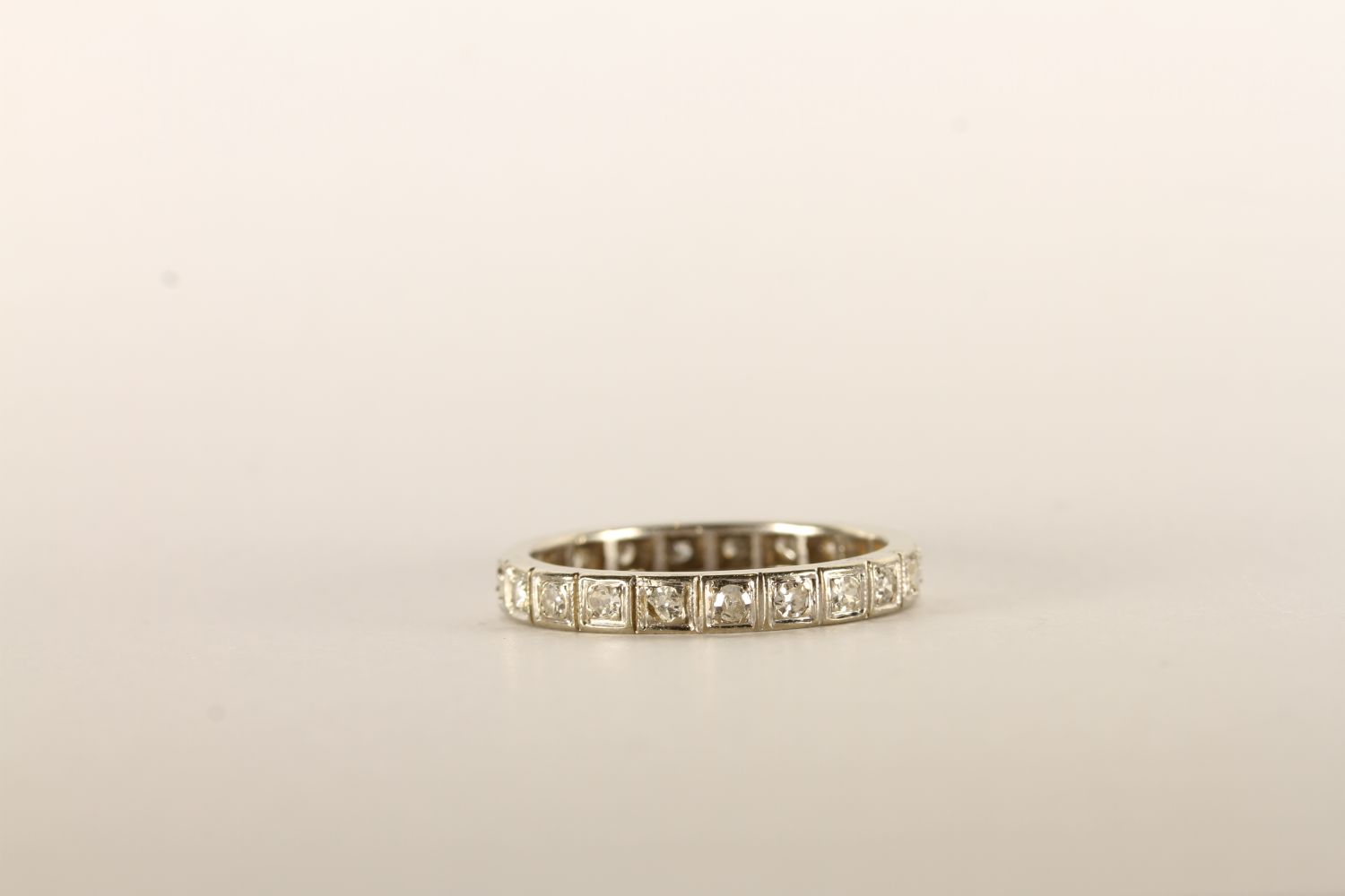 Diamond full eternity ring, estimated 0.22ct, in 18ct white gold