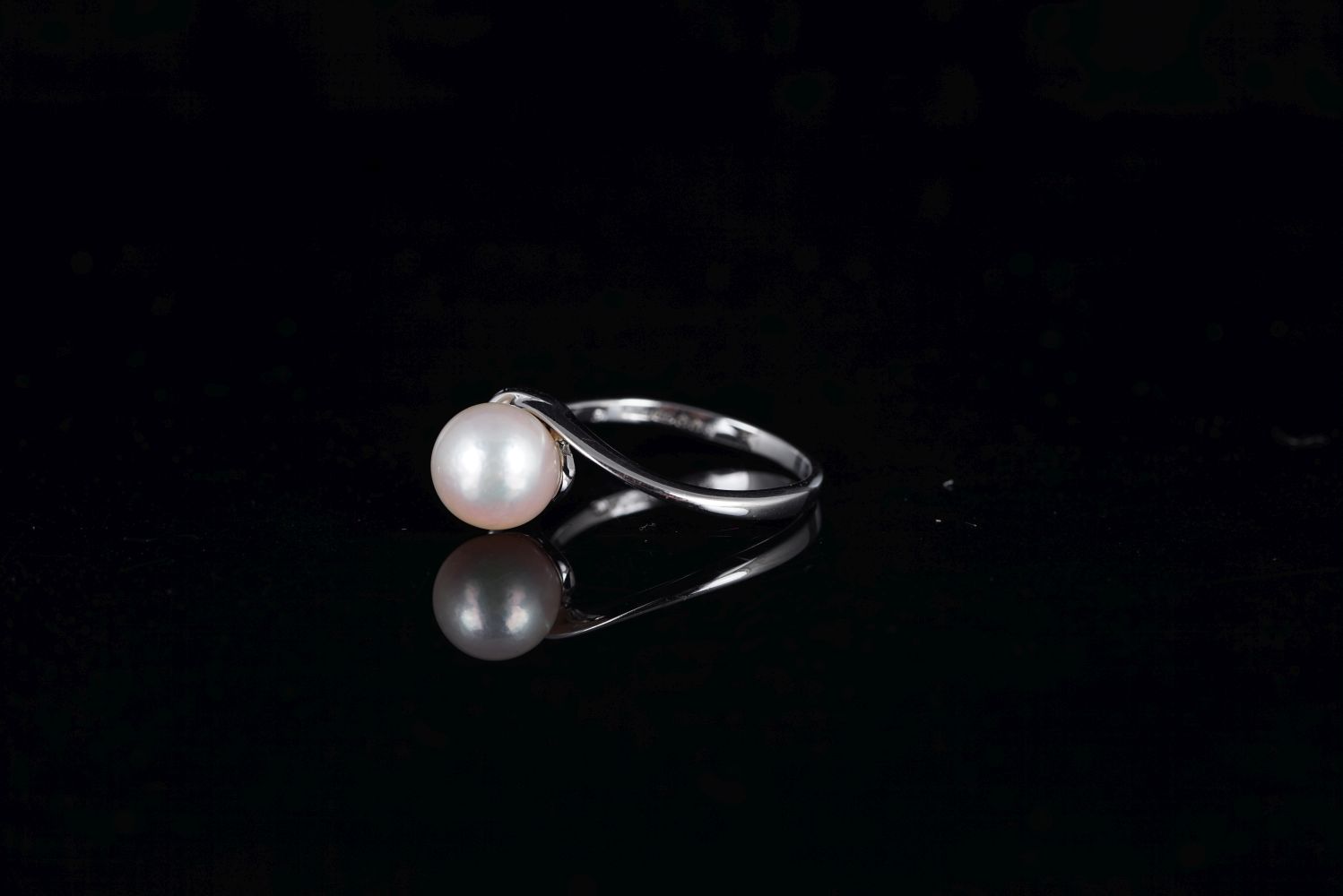 PEARL & DIAMOND 18CT WHITE GOLD RING - Image 2 of 2