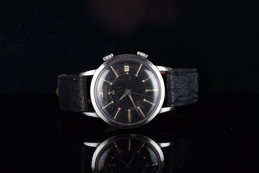 GENTLEMENS JAEGER LE COULTRE MEMOVOX WRISTWATCH, circular black dial with matchstick hour markers