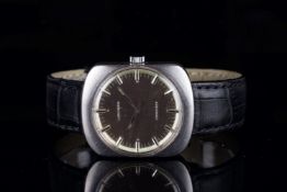 GENTLEMENS LONGINES CONQUEST WRISTWATCH REF. 1535, circular silver dial with silver hour markers and