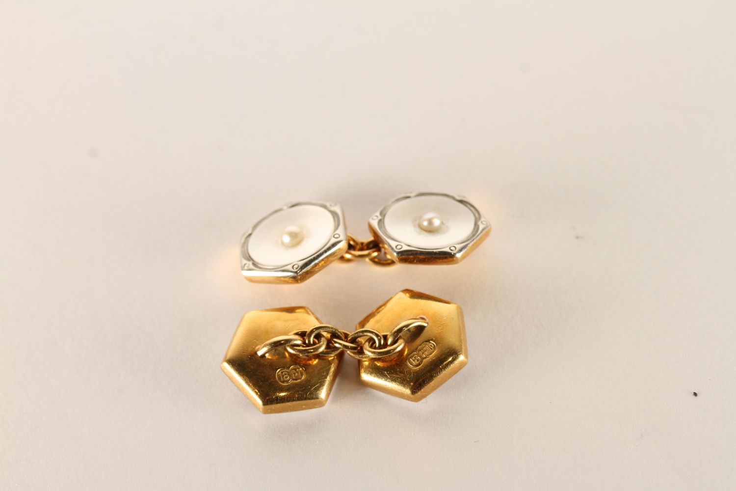 A set of 18ct Mother of Pearl cufflinks with two shirt studs, mappin and webb box, 11.4g gross - Image 3 of 3