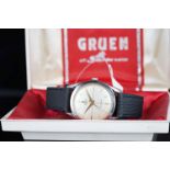 GENTLEMENS GRUEN AUTOMATIC 'BUMPER' WRISTWATCH W/ BOX, circular silver sector dial with gold hour