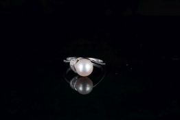 PEARL & DIAMOND 18CT WHITE GOLD RING