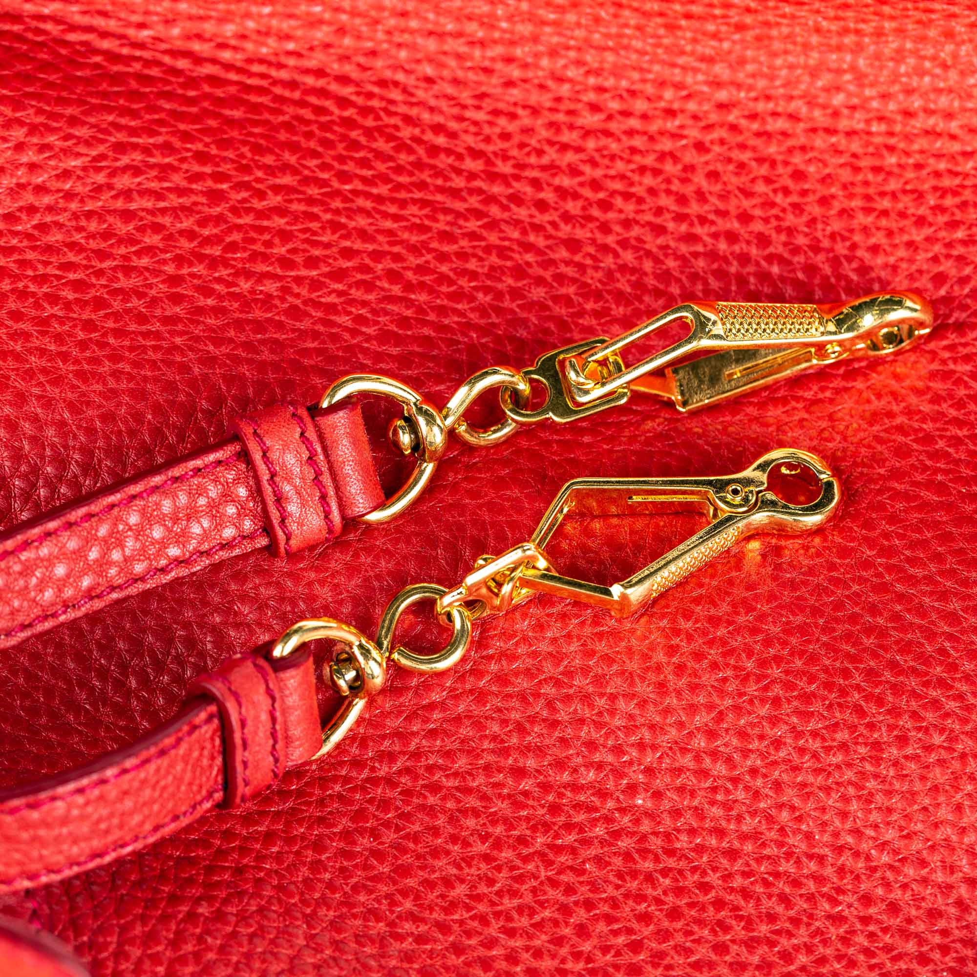 Miu Miu Vitello Daino Shopping Bag, this tote bag features a calf leather body, flat leather straps, - Image 17 of 19