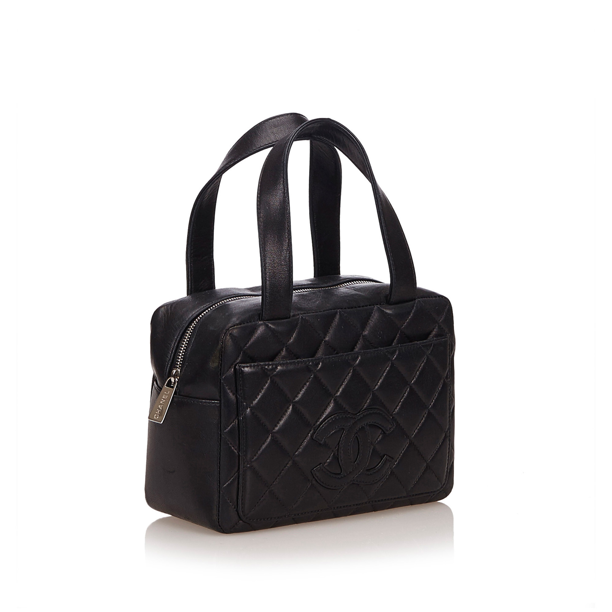 Chanel Matelasse Lambskin Leather Handbag, this handbag features a leather body, exterior front slip - Image 2 of 10