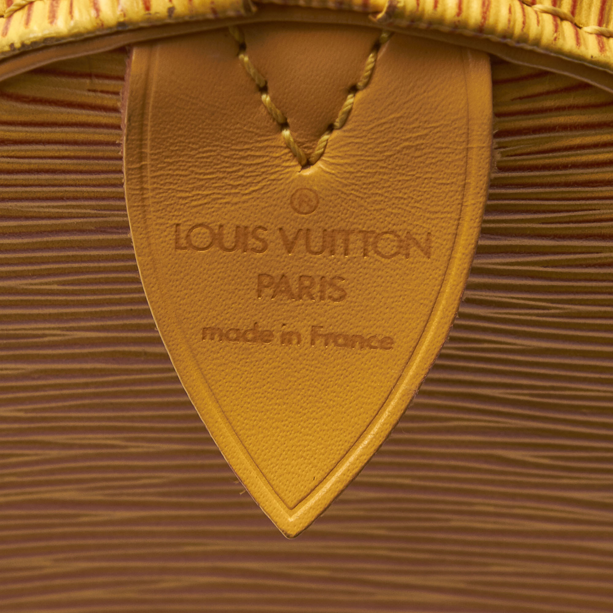 Louis Vuitton Epi Speedy 25 Boston Bag, the Speedy 25 features an epi leather body, rolled - Image 6 of 9