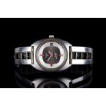 GENTLEMENS ELGIN SWISSONIC ELECTRIC WRISTWATCH, circular two tone dial with red accents through out,