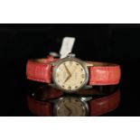 *BEING SOLD WITHOUT RESERVE* GENTLEMENS VINTAGE CANOE WRISTWATCH, circular white dial with gold