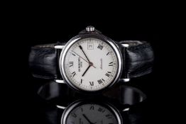 GENTLEMENS RAYMOND WEIL AUTOMATIC DATE WRISTWATCH, circular off white dial with black roman numerals