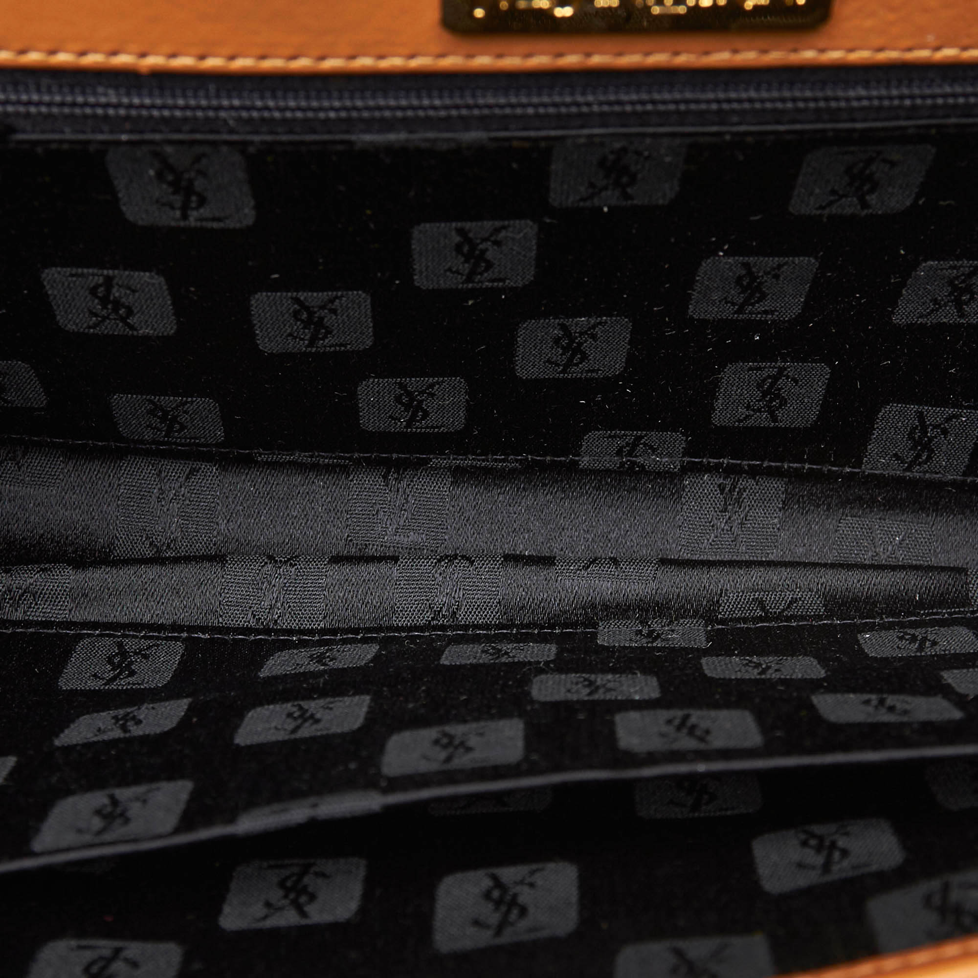 YSL Woven Flap Clutch Bag, this clutch bag features a PVC body with leather trim, a front flap - Image 5 of 8