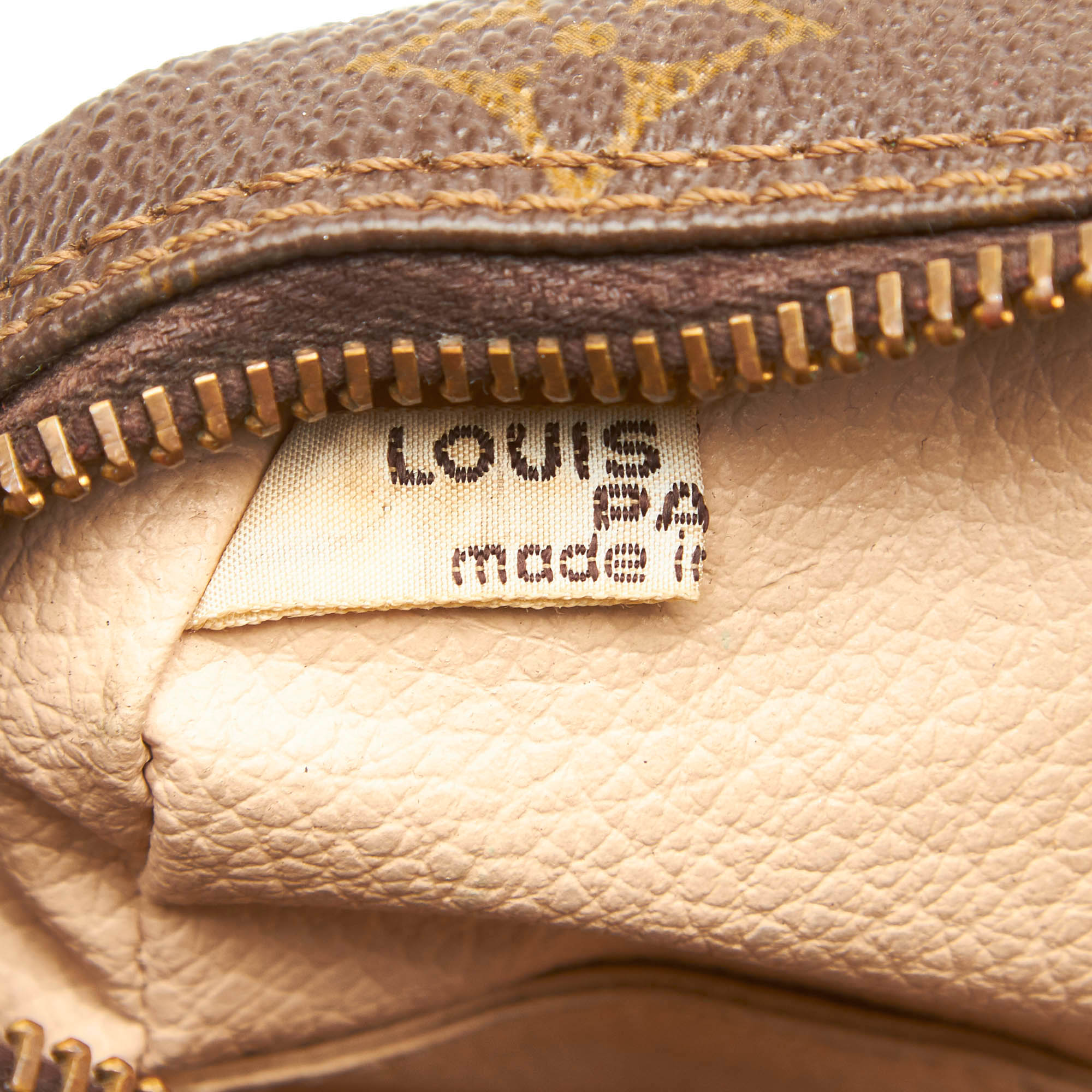 Louis Vuitton Monogram Trousse Toilette 28 Bag, the Trousse Toilette 28 features a monogram canvas - Image 7 of 9