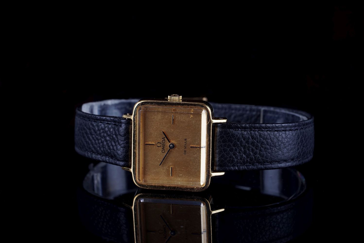 LADIES OMEGA DE VILLE WRISTWATCH REF. ST 511.0375, rectangular brushed gold dial with stick hour