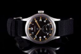 GENTLEMENS VERTEX BRITISH MILITARY ISSUED WWW WRISTWATCH, circular black dial with white Arabic