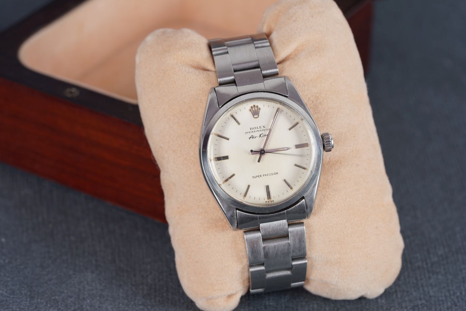 GENTLEMENS ROLEX OYSTER PERPETUAL AIRKING WRISTWATCH REF. 5500, circular cream dial with silver hour - Image 2 of 2