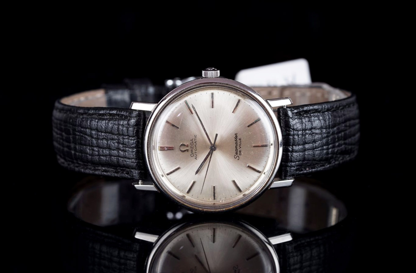 GENTLEMENS OMEGA AUTOMITC SEAMASTER DE VILLE WRISTWATCH, circular silver dial with silver hour