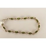 ***TO BE SOLD WITHOUT RESERVE - EX SHOP STOCK*** Costume Jewellery Bracelet, set with green