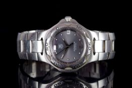 GENTLEMENS TAG HEUER KIRIUM DATE WRISTWATCH, circular grey dial with dot hour markers and hands,