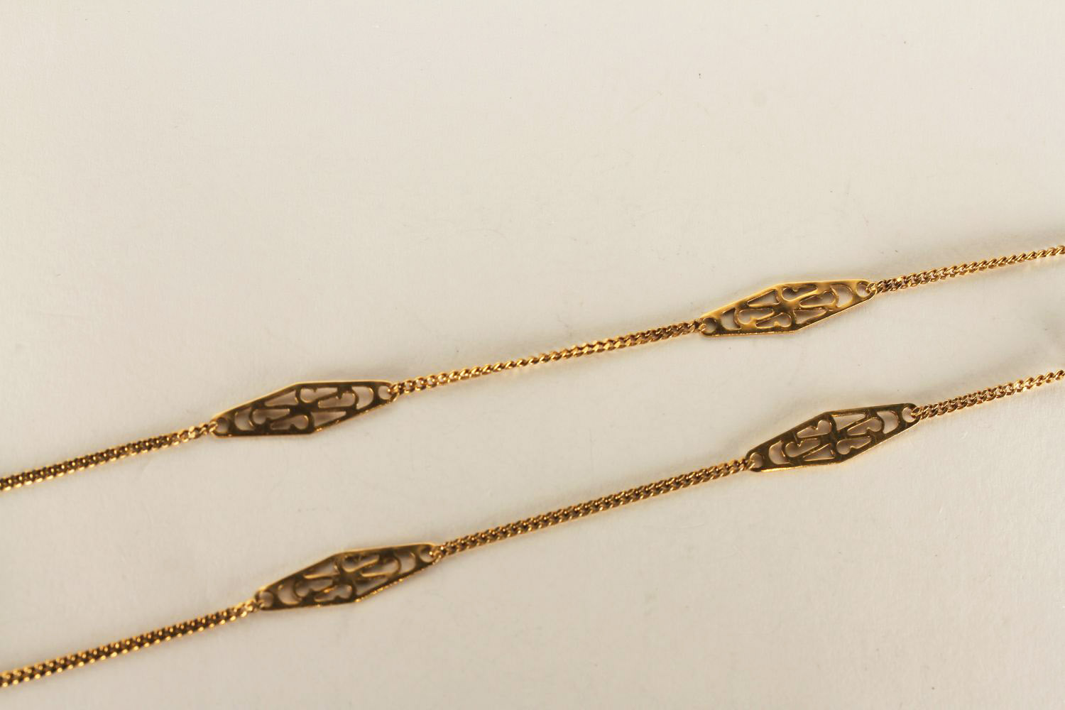 ***TO BE SOLD WITHOUT RESERVE - EX SHOP STOCK*** Gold necklace, stamped 9ct yellow gold, approximate