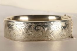 ***TO BE SOLD WITHOUT RESERVE - EX SHOP STOCK*** Vintage fixed bangle, stamped sterling silver and