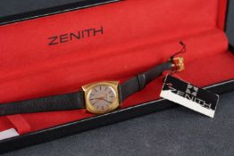 LADIES ZENITH WRISTWATCH W/ BOX, circular silver dial with hour markers and hands, 22mm gold