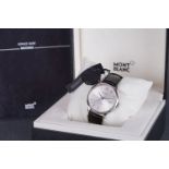 GENTLEMENS MONT BLANC HERITAGE SPIRIT DATE WRISTWATCH W/ BOX & WARRANTY, circular silver dial with a