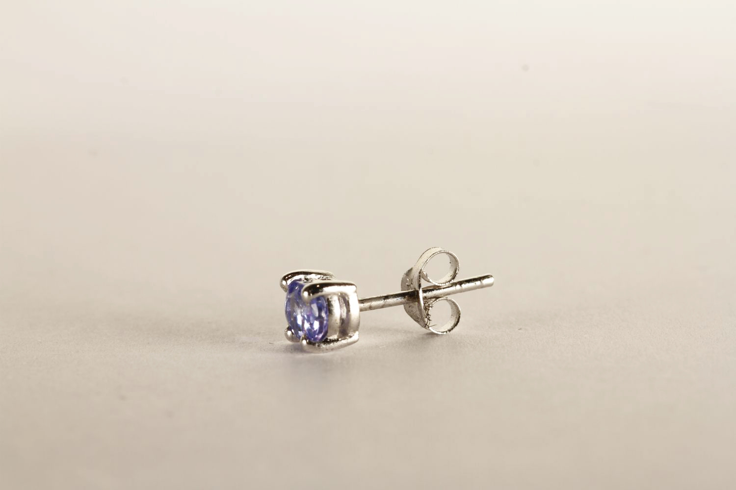 Pair of Tanzanite Stud Earrings, each set with an oval cut tanzanite, 4 claw set, stamped sterling - Image 2 of 2