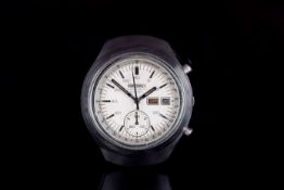 GENTLEMENS SEIKO AUTOMATIC CHRONOGRAPH WRISTWATCH, circular off white dial with baton hour markers