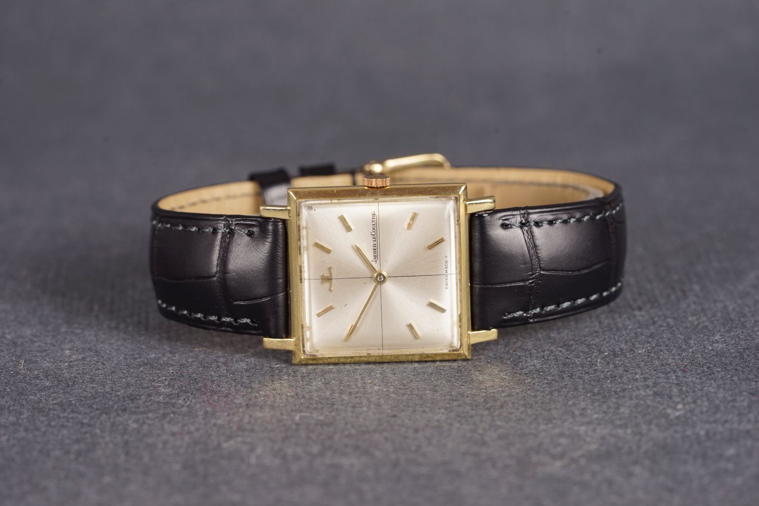 VINTAGE 18CT JAEGER-LECOULTRE REFERENCE 1900, square quarted dial with gold baton hour markers,