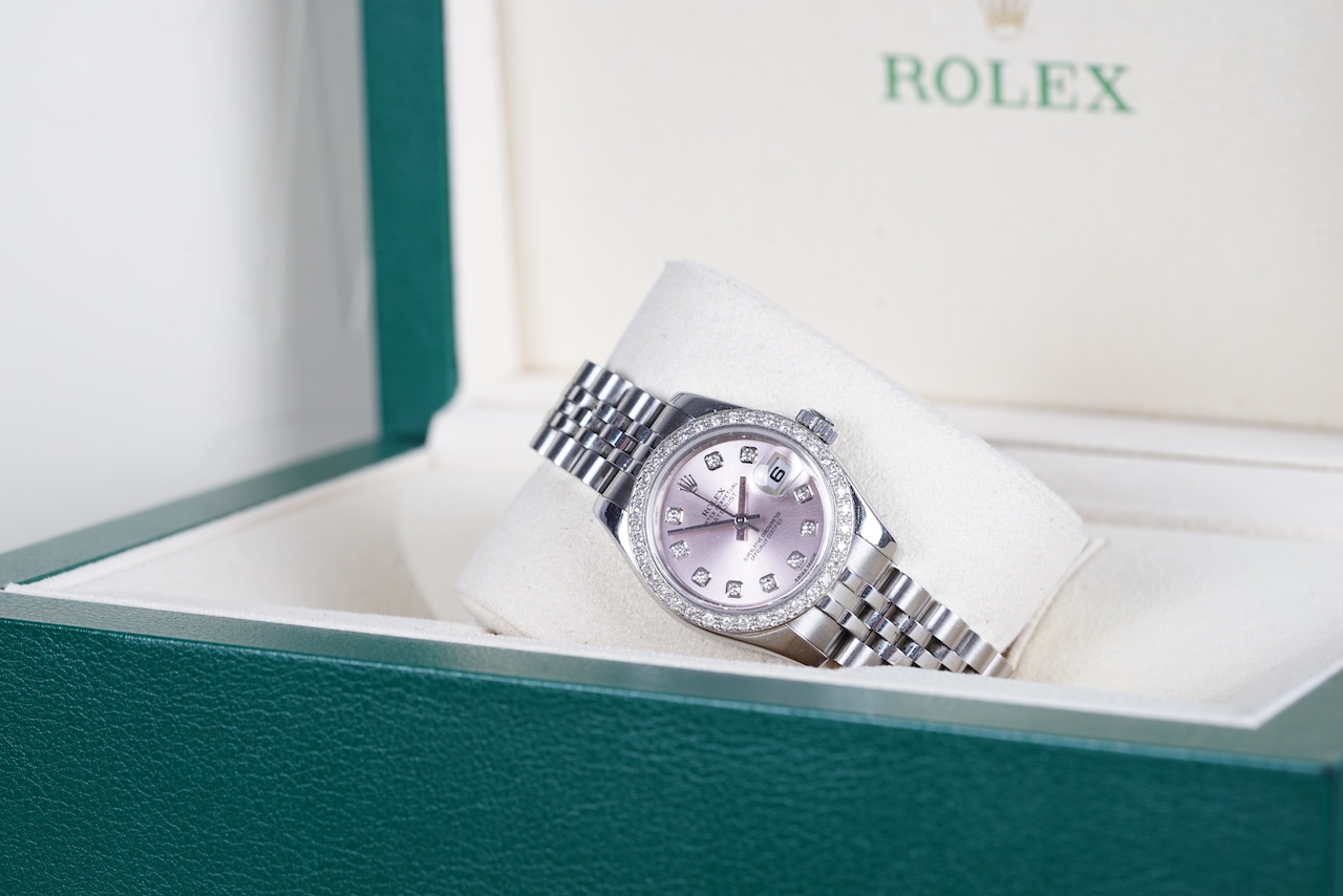 LADIES ROLEX OYSTER PERPETUAL DATEJUST DIAMOND SET WRISTWATCH W. BOX REF. 179384 CIRCA 2010,