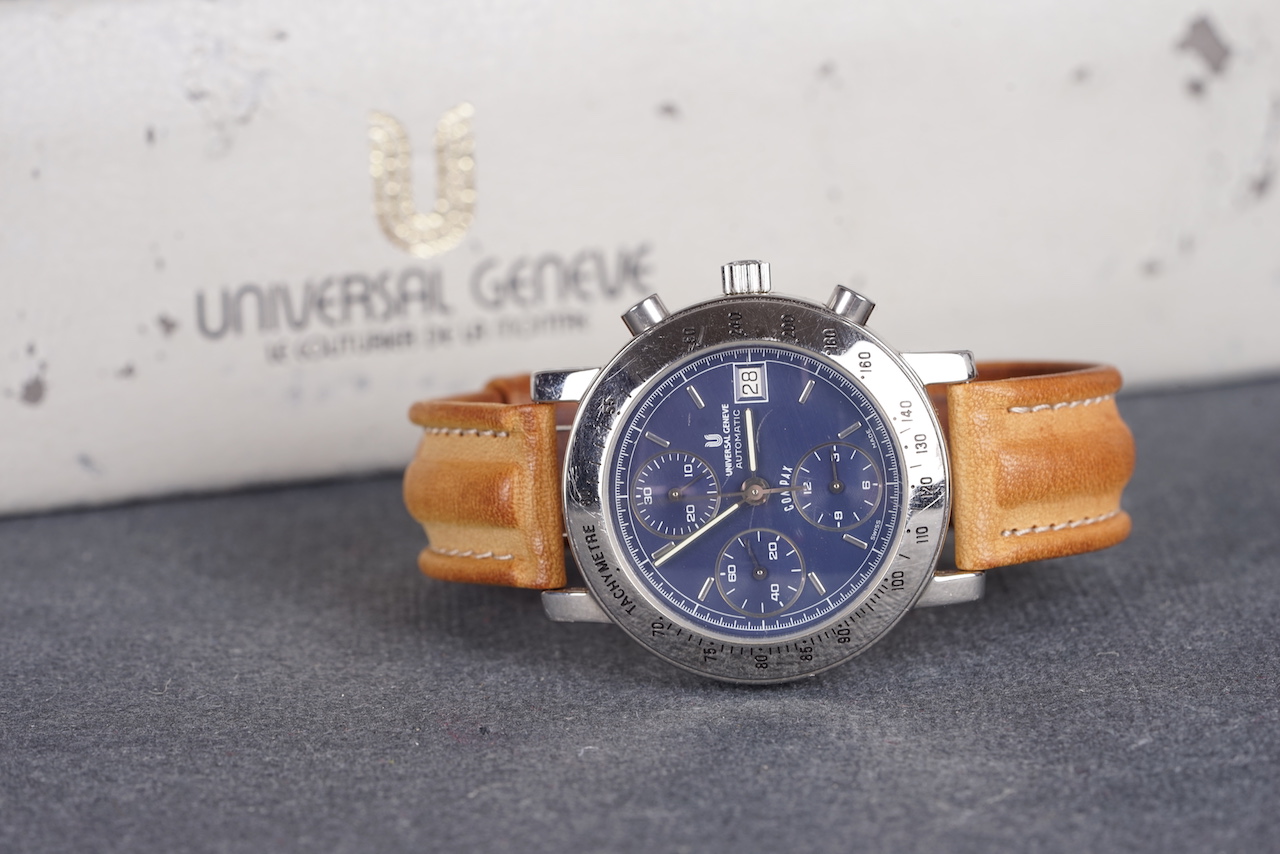 GENTLEMENS UNIVERSAL GENEVE COMPAX AUTOMATIC CHRONOGRAPH WRISTWATCH REF. 898.400 W/ BOX, circular