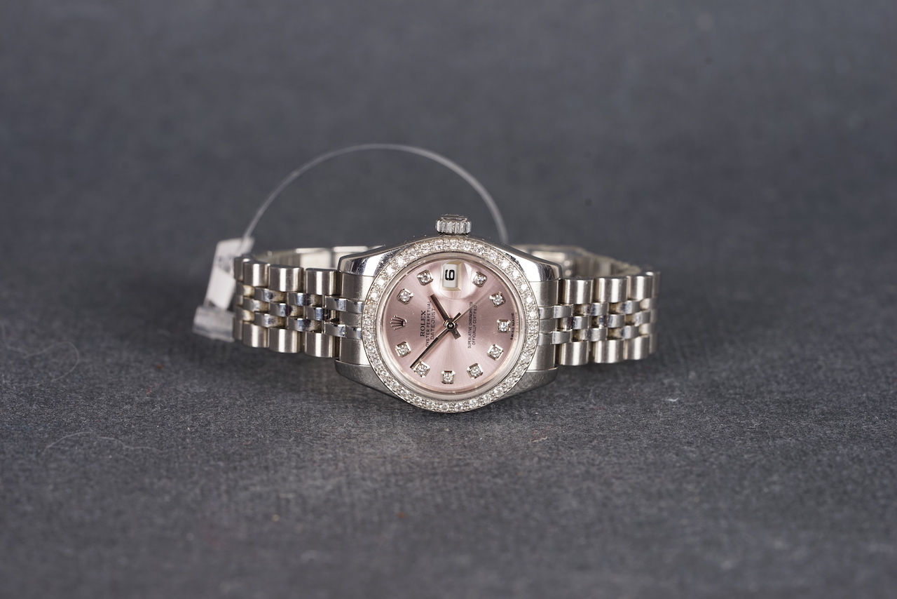 LADIES ROLEX OYSTER PERPETUAL DATEJUST DIAMOND SET WRISTWATCH W. BOX REF. 179384 CIRCA 2010, - Image 2 of 3