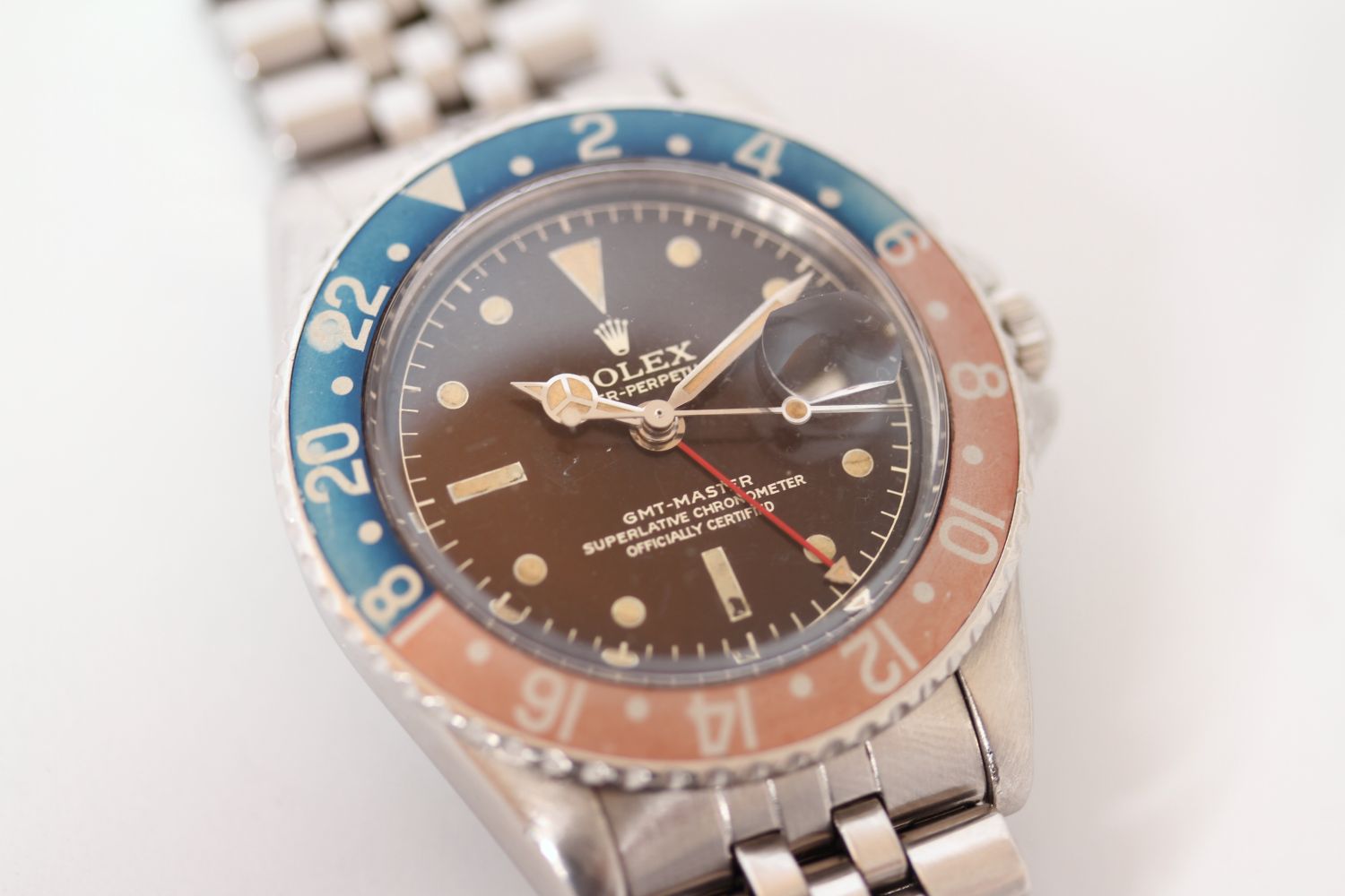VINTAGE ROLEX OYSTER PERPETUAL GMT MASTER REFERENCE 1675 CIRCA 1961, circular tropic gilt chapter - Image 3 of 7